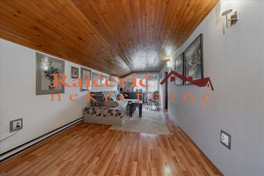 Zemun, Kalvarija, Koruska, 4.0 kuca od 125 m2