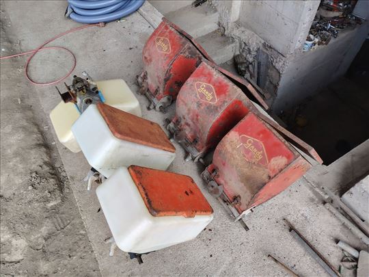 Gandy i Monosem depozitori za insekticid 