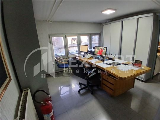 Izdaje se poslovni prostor, 70m2