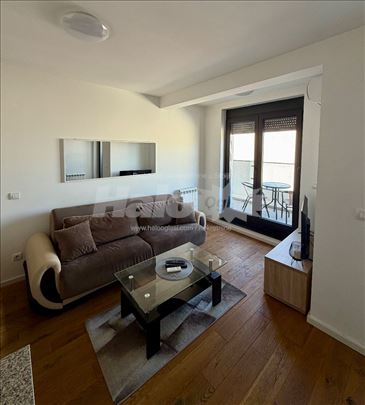 Nov stan, 2-soban, namesten, balkon, bez provizije