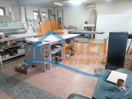 Odličan poslovno-stambeni objekat 350m2,  plac 593