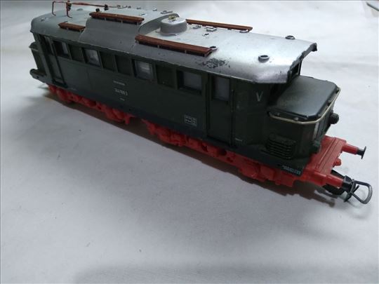 Piko lokomotiva 244068-3 HO neispravna i nekomplet