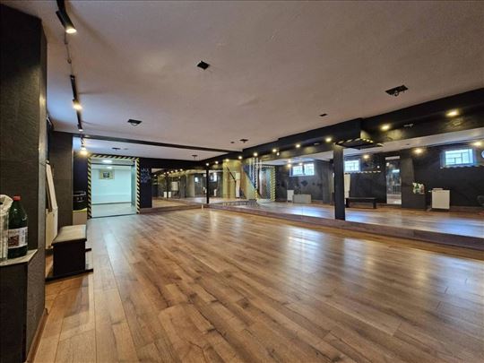 Poslovni prostor, 150m2 u blizini Bulevara Evrope