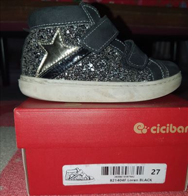 Prodajem patike za devojcice