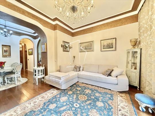 Salonac u pešačkoj zoni na Terazijama ID#13587