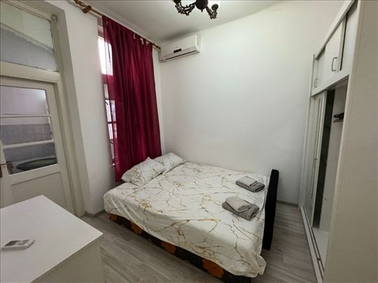 Salonski Stan Kod Bitef Teatra Pored Skadarlije