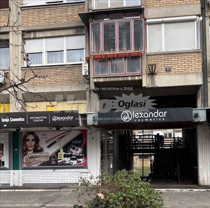 Stan 49m2, top lokacija, uknjižen, namešten