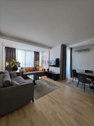 Stan 85m2 Žorža Klemensoa sa garažom