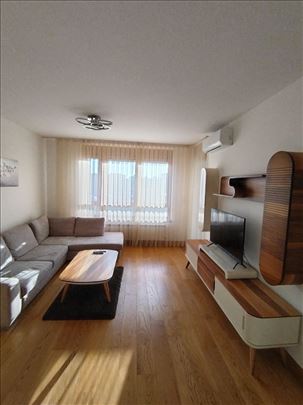 Top,Elixir garden,2 sobe,terasa,garaža,namešten 