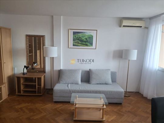 Za izdavanje odličan 2.5 stan kod Starog Merkatora