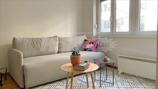 Zvezdara, Koste Taušanovića,garsonjera 27 m²,500e