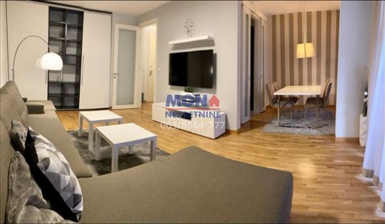 Belvil, 2.0, adaptibilan u 2.5, namešten, garaža