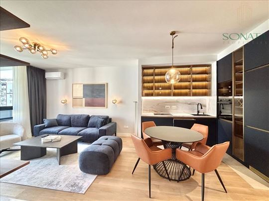 Bw Echo, Lux Enterijer, GaraŽno Mesto