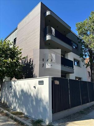 Cetvorosoban stan na drugom spratu, Telep