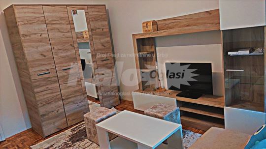 Izdaje se jednosoban stan (Bagremar)