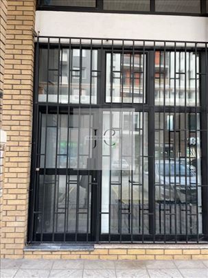 Izdaje se lokal – 48 m², 3 nivoa, ulica Marka Milj