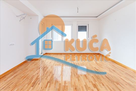 Izdaje se poslovni prostor 46m2, Knjaževačka!