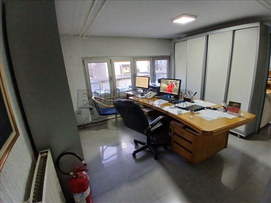 Izdaje se poslovni prostor, 70m2