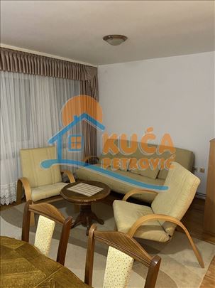 Izdaje se stan na Panteleju!