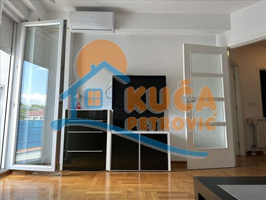 Izdaje se stan u blizini Čaira!