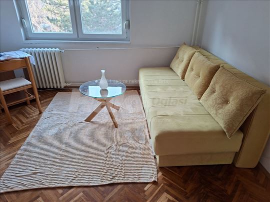 Izdajem stan kod Zeleznicke stanice