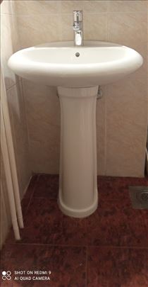 Lavabo sa postoljem