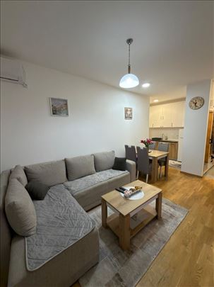 Namesten jednoiposoban stan, Bul. Evrope, Galens