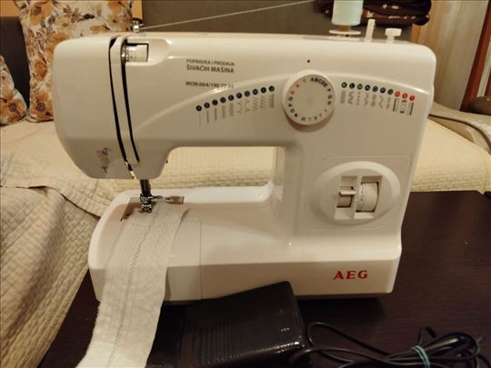 Portabl šivaća mašina Aeg 