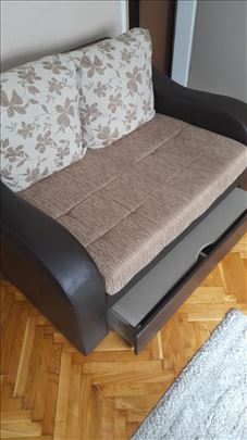 Prodajem trosed i dvosed