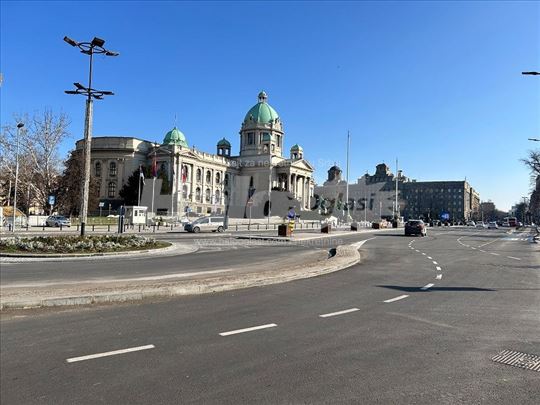 Renoviran stan- 40m2 / za poslovni prostor  