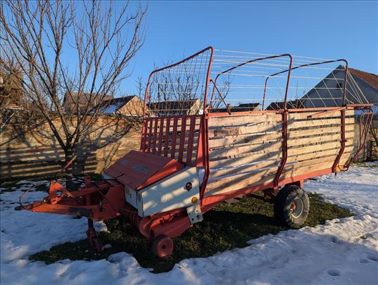 SIP Pionir 20 - Samoutovarna prikolica za seno