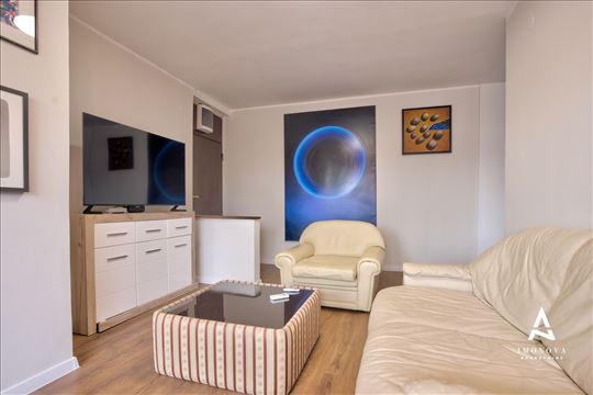 Voždovačka crkva – trosoban sa garažom