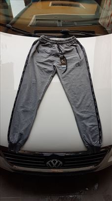 Calvin Klein donji deo trenerke XL Novo!