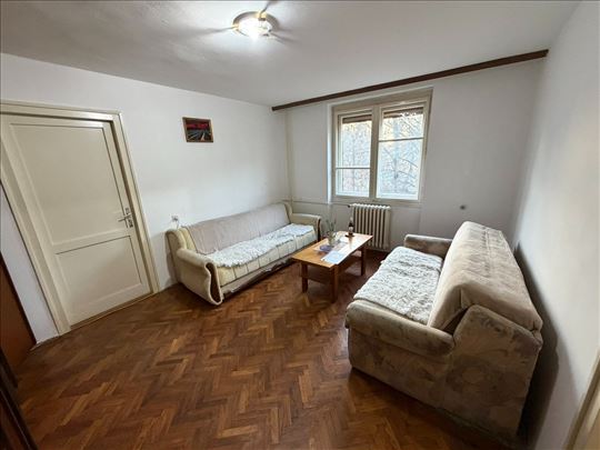 Dvosoban stan na Detelinari ! Molijerova !