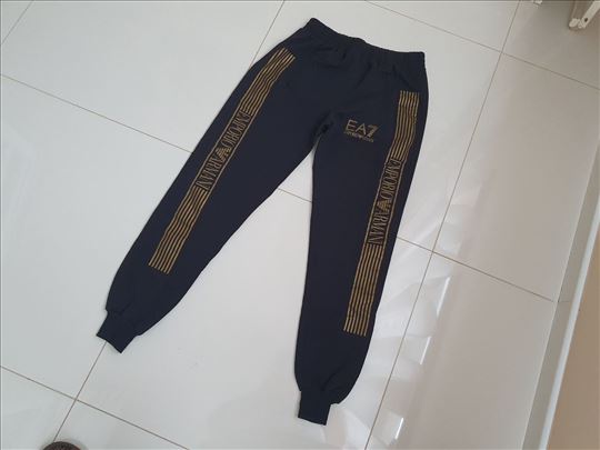Emporio Armani dodnji deo trenerke L Novo!