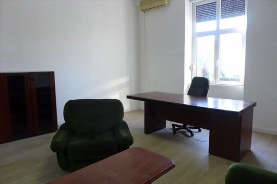 Ilije Garašanina, 80m2, stan za poslovne namene