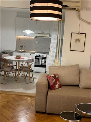 Izdaje se dvosoban stan – Resavska, Beograd