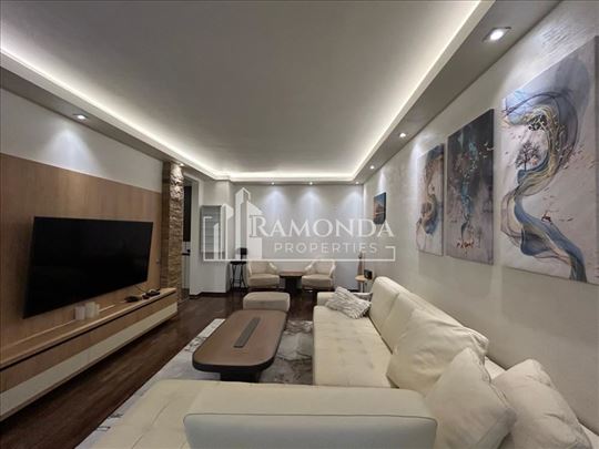 Izdaje se odlican trosoban stan u Belvilu ID#273