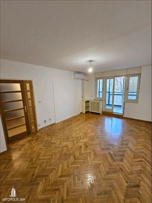 Izuzetan porodičan 4.0 stan na Bežanijskoj Kosi