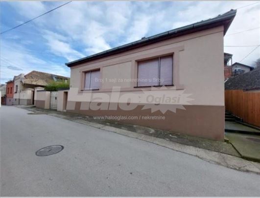 Kuća u centru Sremskih Karlovaca