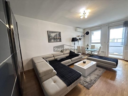 Ljubičica, sa parking mestom