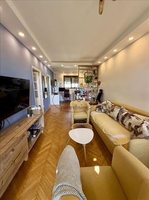 Novi Sad, Spens, odlican dvosoban stan sa odvojeno