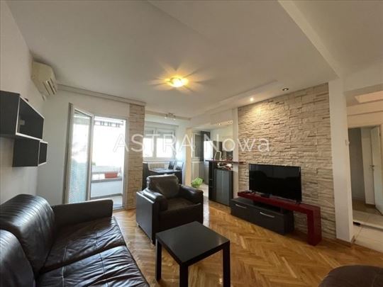 Pariske komune, lux 2.0 stan