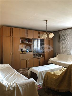 Porodicni stan za renoviranje