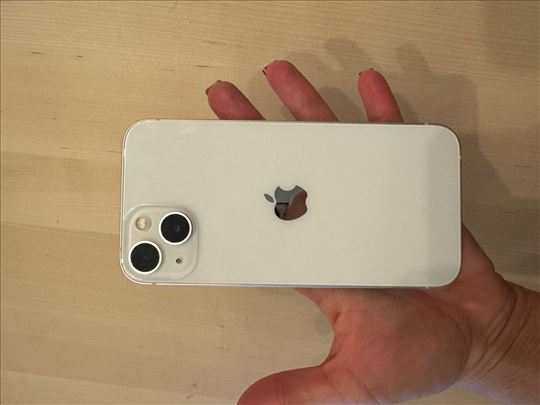 Prodajem iPhone 13