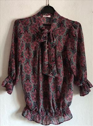 Romantična Orsay "Pussy-Bow" Bluza  