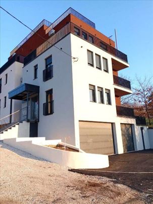 Surčin, centar, 1,5, 50m2+50m2, nov