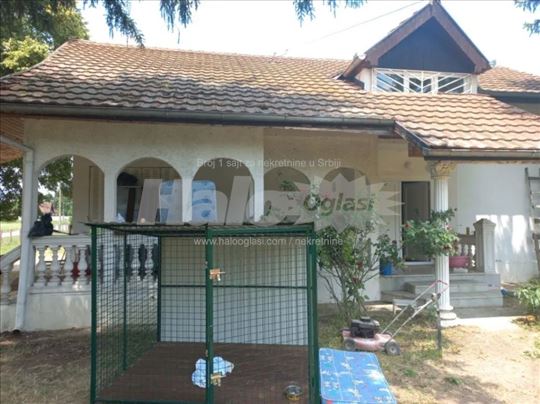 Uknjizena kuca na placu idealnog oblika i lokacije