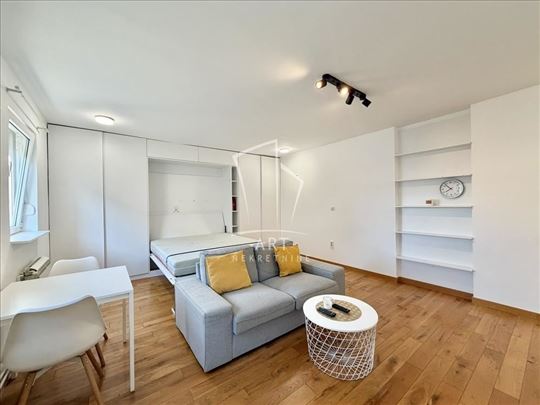 Vračar, renovirana garsonjera ID#13592