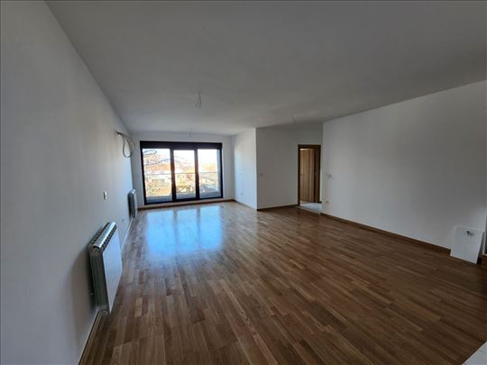 Zemun, Prvomajska, novogradnja, 3.0 71m2, parking